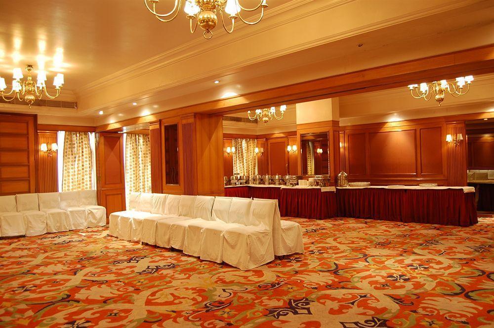 Celebrations Hotel Navi Mumbai Kültér fotó