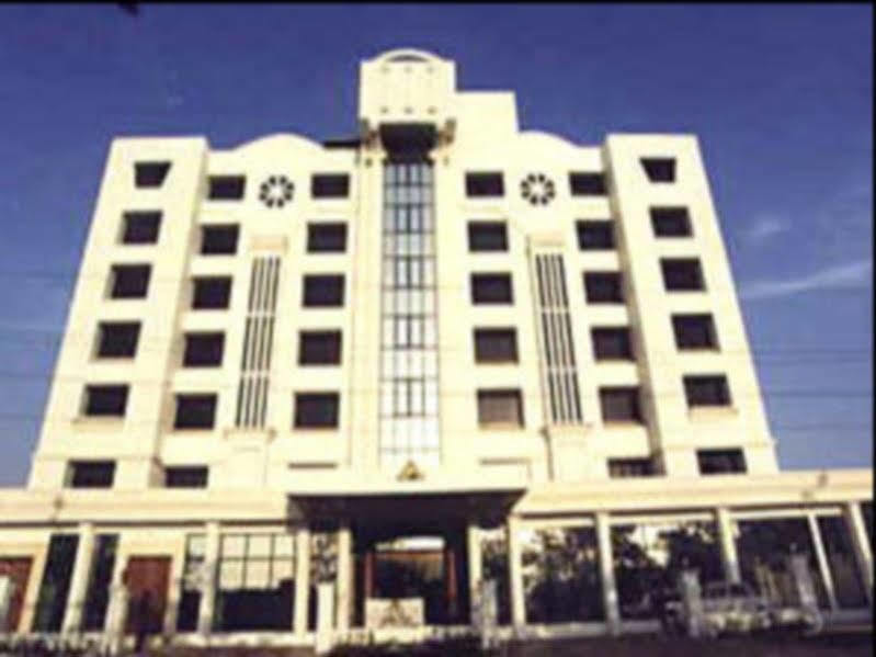 Celebrations Hotel Navi Mumbai Kültér fotó